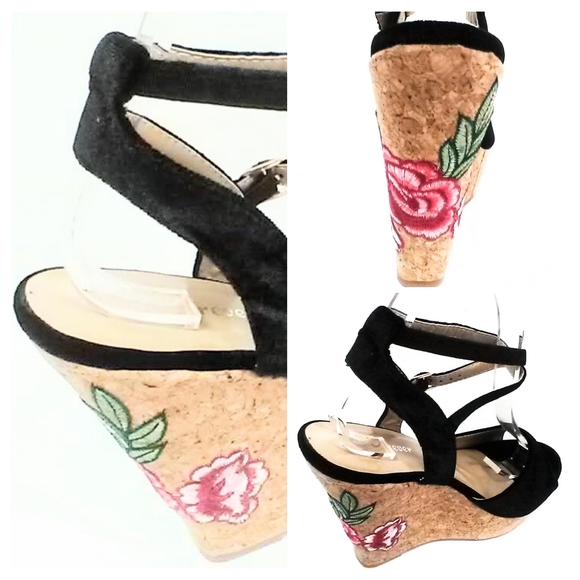 NEW! CUTE! Black VelvetPlatformWedge! - Picture 5 of 8